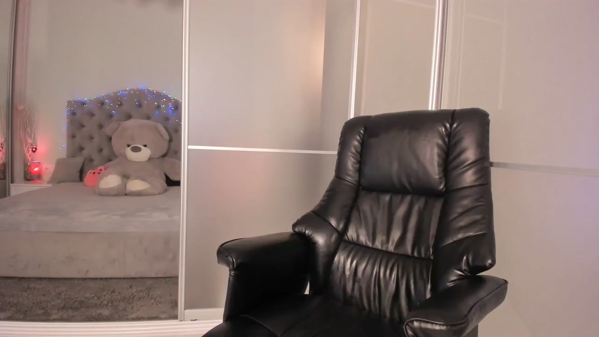 Gallery image thumbnail from SexyJu's myfreecams stream on, 11/04/2024, 24:26 image 3 of 20