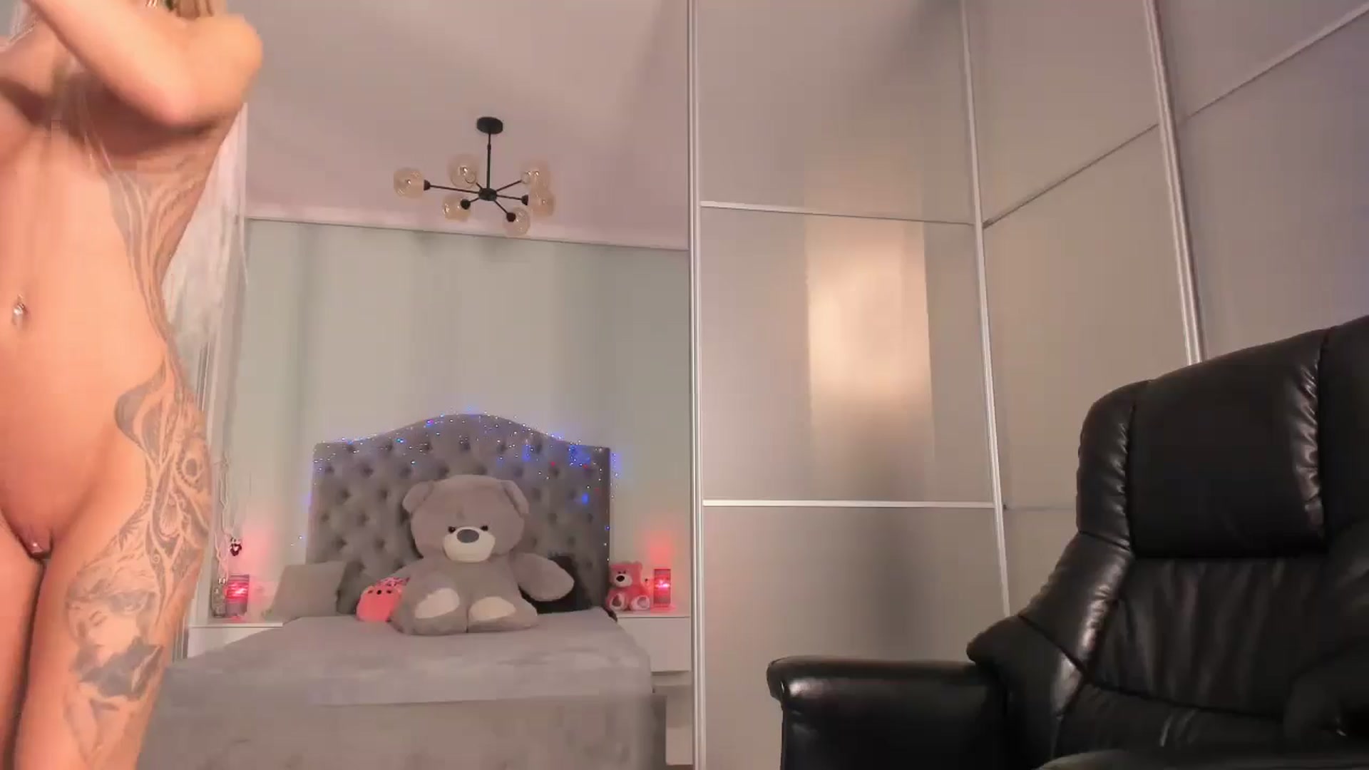 Gallery image thumbnail from SexyJu's myfreecams stream on, 11/04/2024, 24:26 image 18 of 20