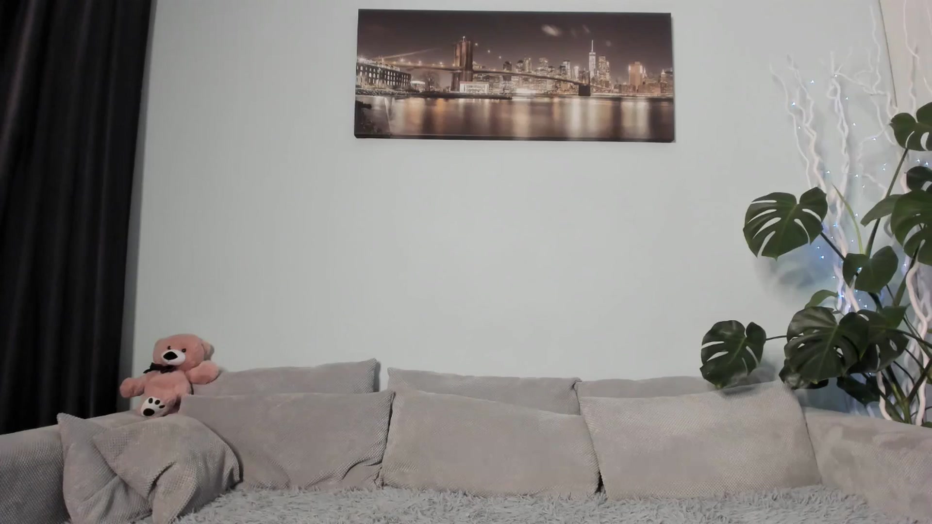 Gallery image thumbnail from SexyJu's myfreecams stream on, 12/08/2024, 22:42 image 17 of 20