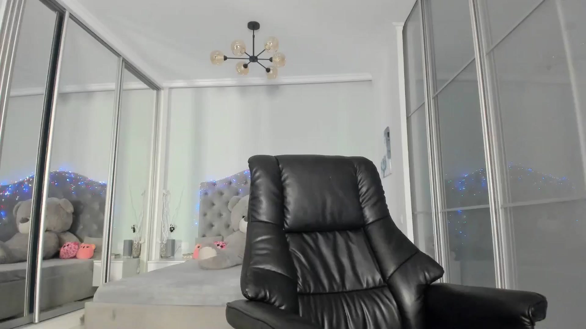 Gallery image thumbnail from SexyJu's myfreecams stream on, 12/18/2024, 16:30 image 12 of 20