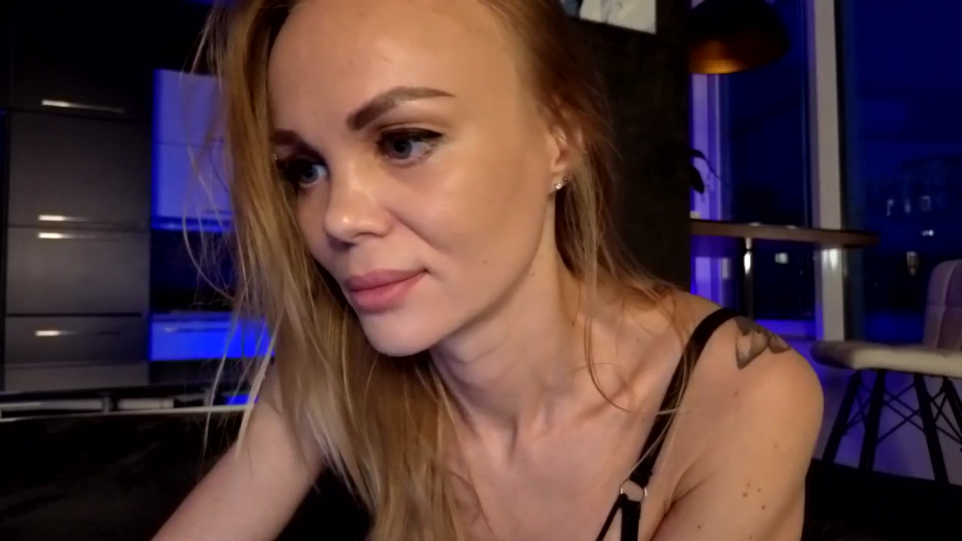 Gallery image thumbnail from SexyJu's myfreecams stream on, 04/04/2025, 17:20 image 12 of 20
