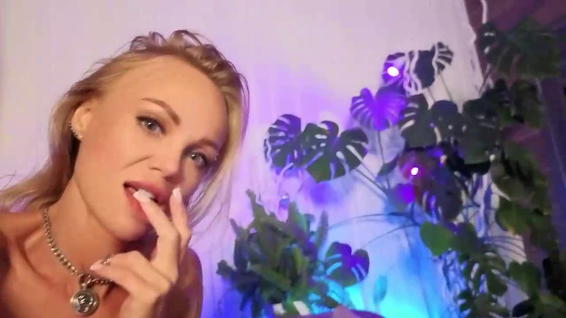Gallery image thumbnail from SexyJu's myfreecams stream on, 08/02/2026, 18:18 image 10 of 20