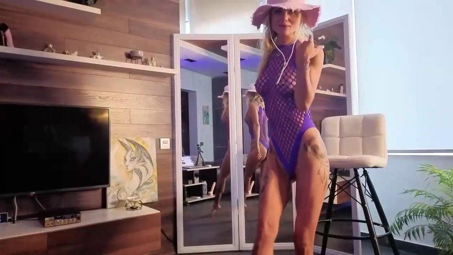 Gallery image thumbnail from SexyJu's myfreecams stream on, 08/02/2026, 18:18 image 3 of 20