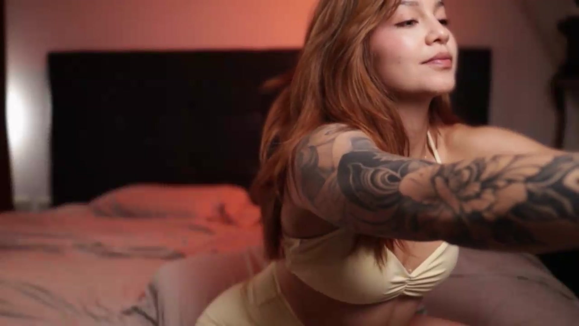 Gallery image thumbnail from SexyLia's myfreecams stream on, 08/14/2026, 02:14 image 19 of 20