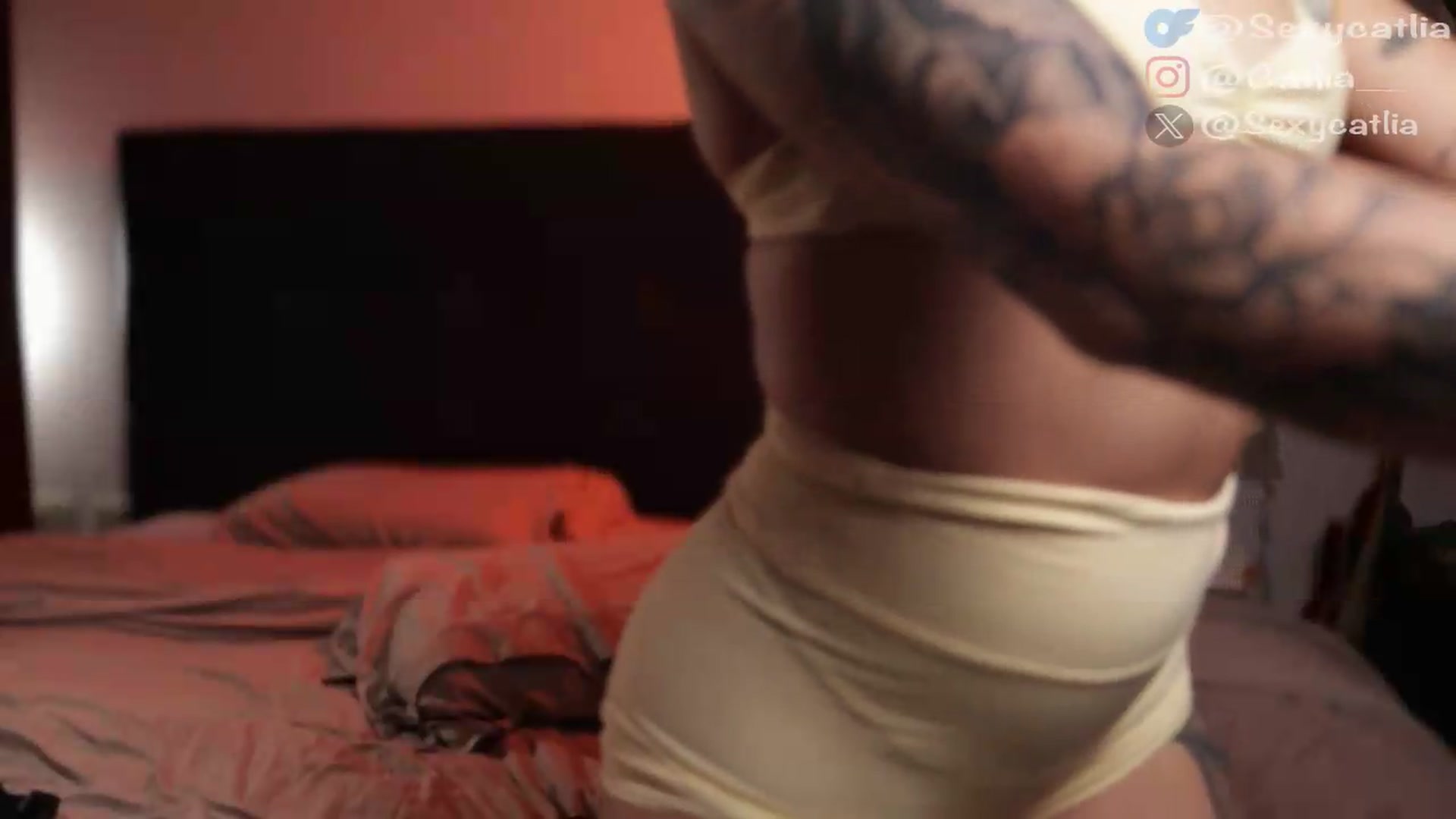 Gallery image thumbnail from SexyLia's myfreecams stream on, 08/14/2026, 03:07 image 13 of 20