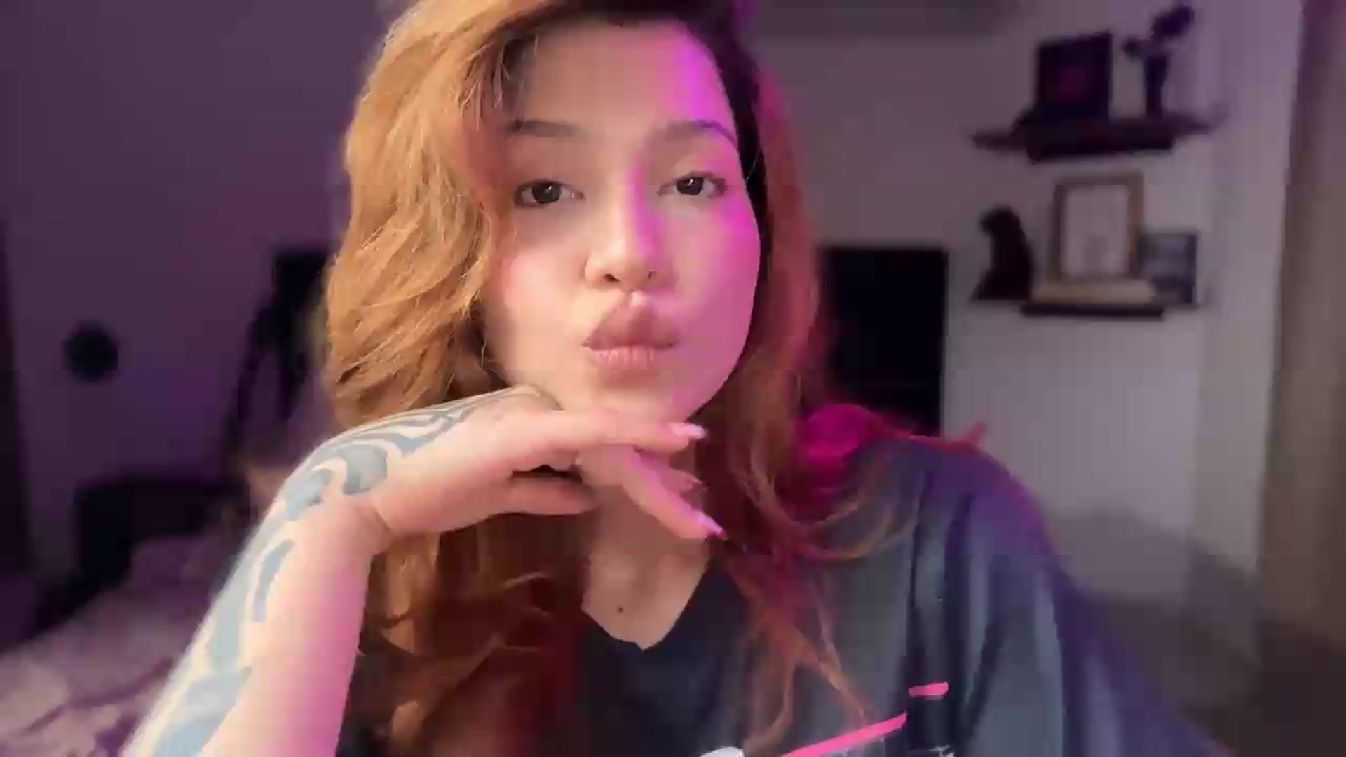 Gallery image thumbnail from SexyLia's myfreecams stream on, 08/18/2026, 24:17 image 1 of 20