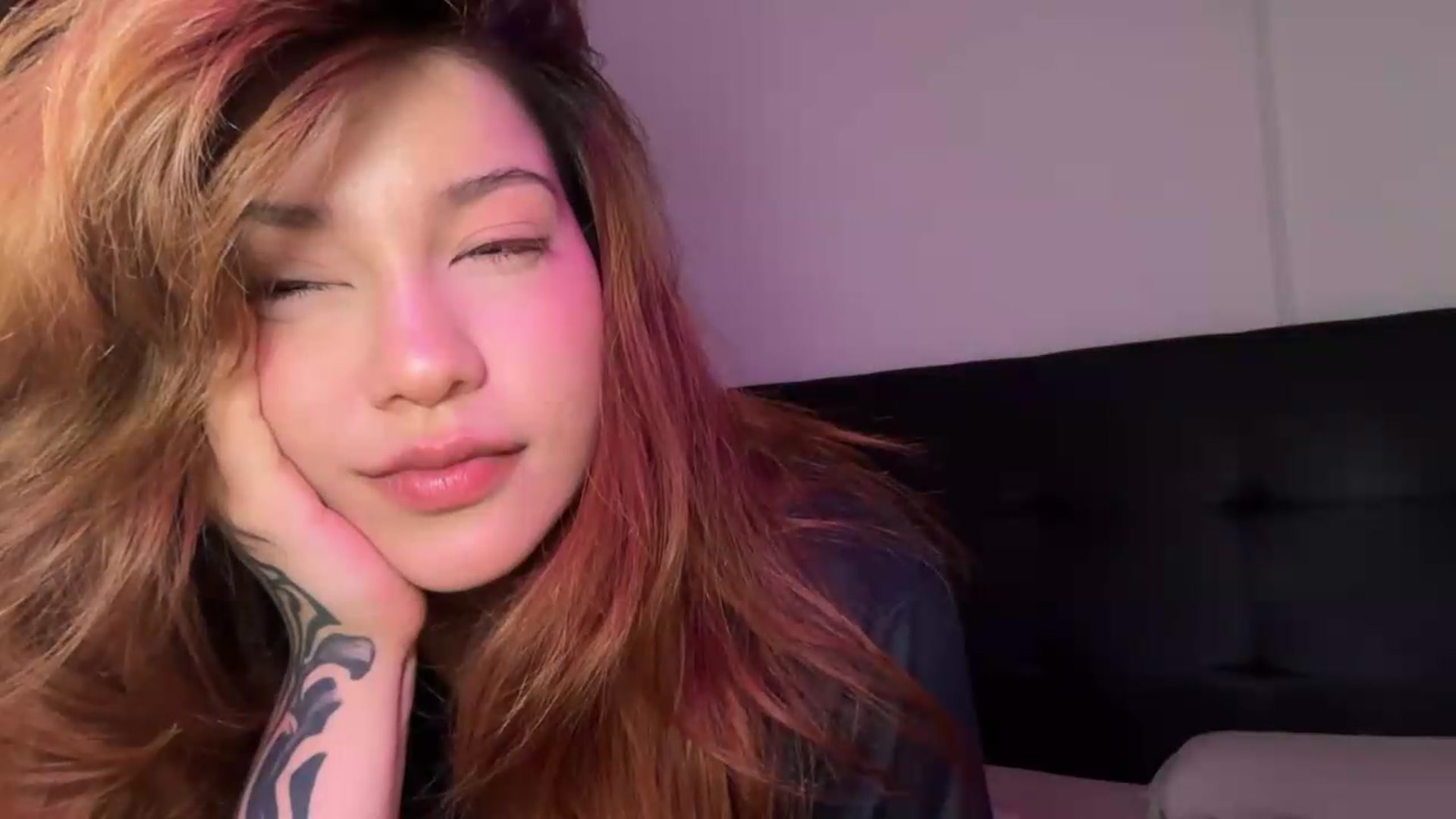 Gallery image thumbnail from SexyLia's myfreecams stream on, 08/18/2026, 24:17 image 19 of 20