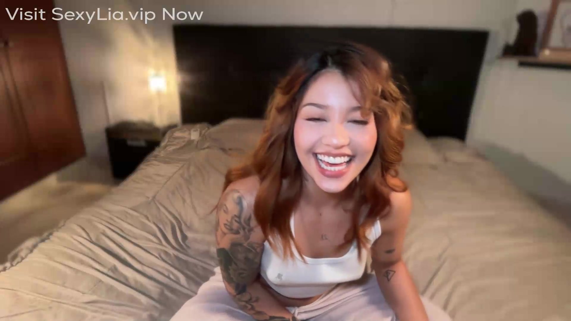 Gallery image thumbnail from SexyLia's myfreecams stream on, 08/29/2026, 24:01 image 10 of 20