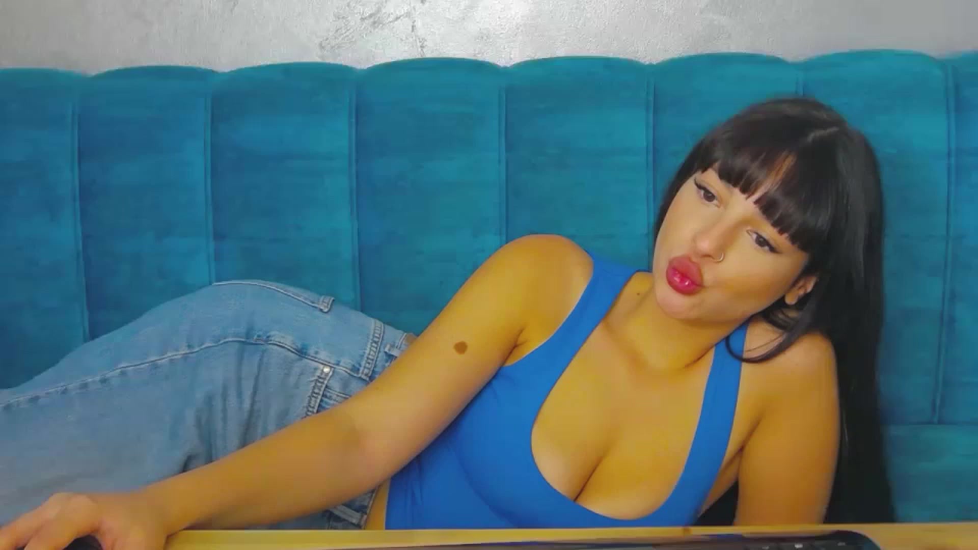 Gallery image thumbnail from SexyLittleMe's myfreecams stream on, 09/26/2024, 18:55 image 3 of 20