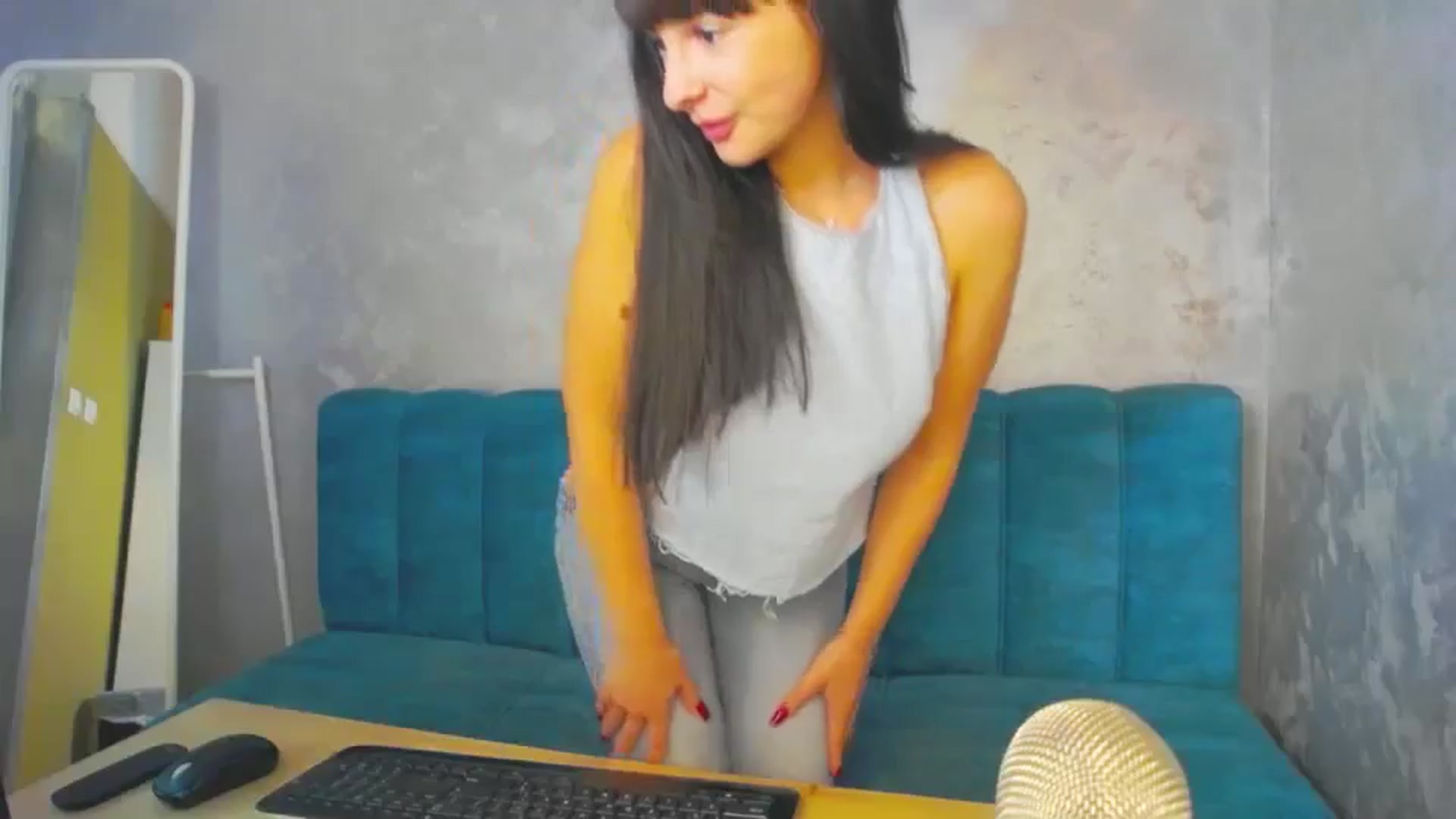 Gallery image thumbnail from SexyLittleMe's myfreecams stream on, 09/30/2024, 19:05 image 17 of 20