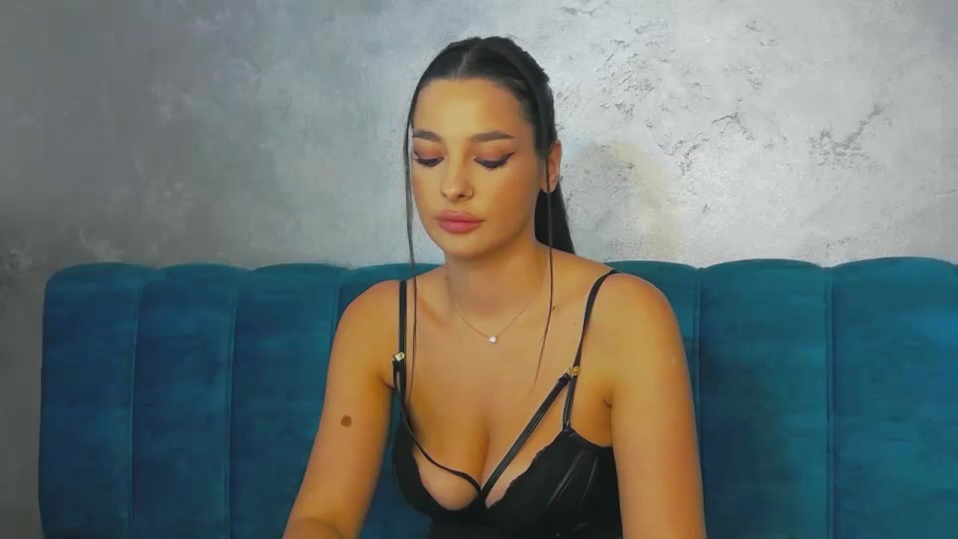 Gallery image thumbnail from SexyLittleMe's myfreecams stream on, 10/08/2024, 15:03 image 8 of 20