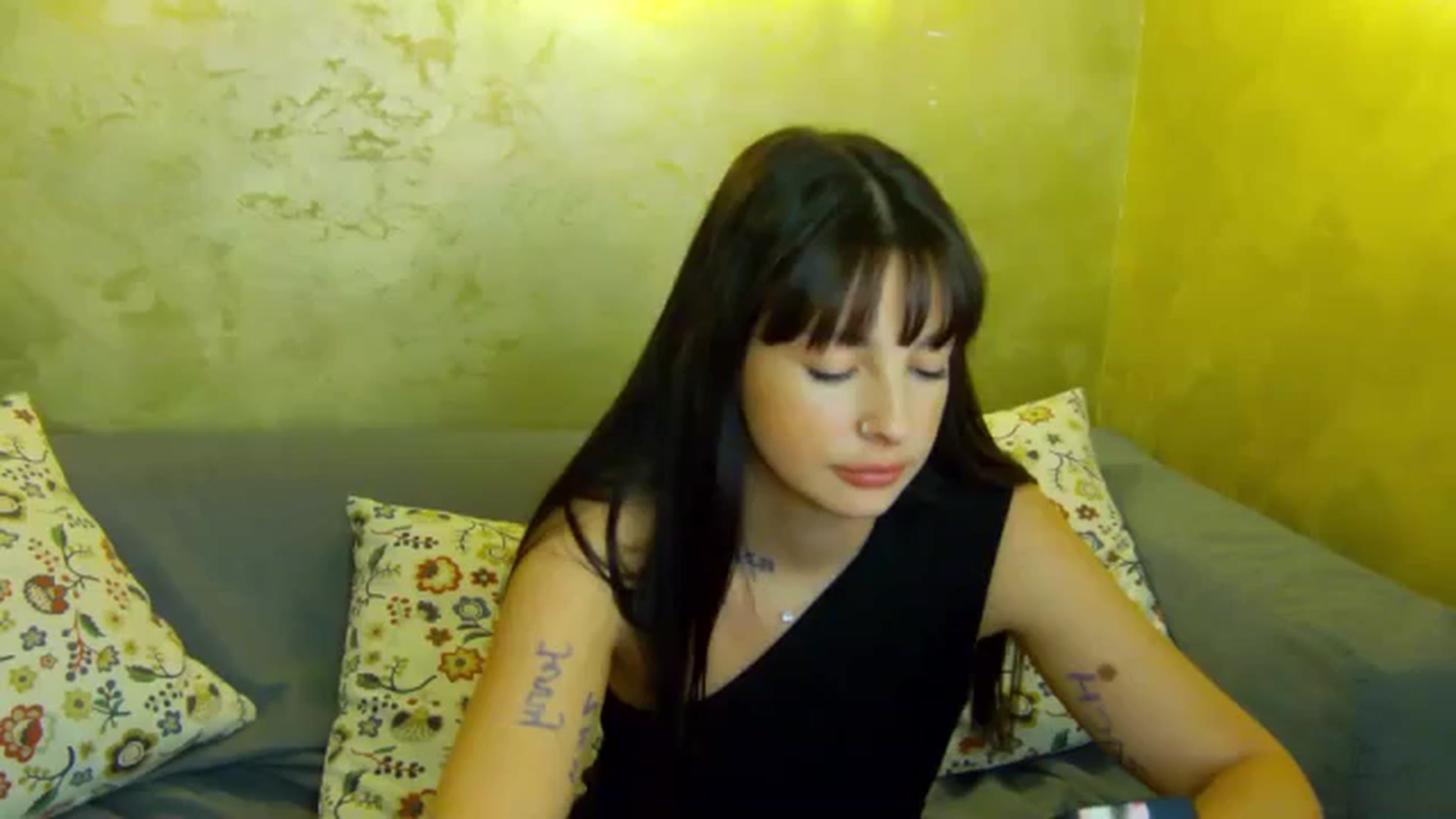 Gallery image thumbnail from SexyLittleMe's myfreecams stream on, 10/18/2024, 19:22 image 9 of 20