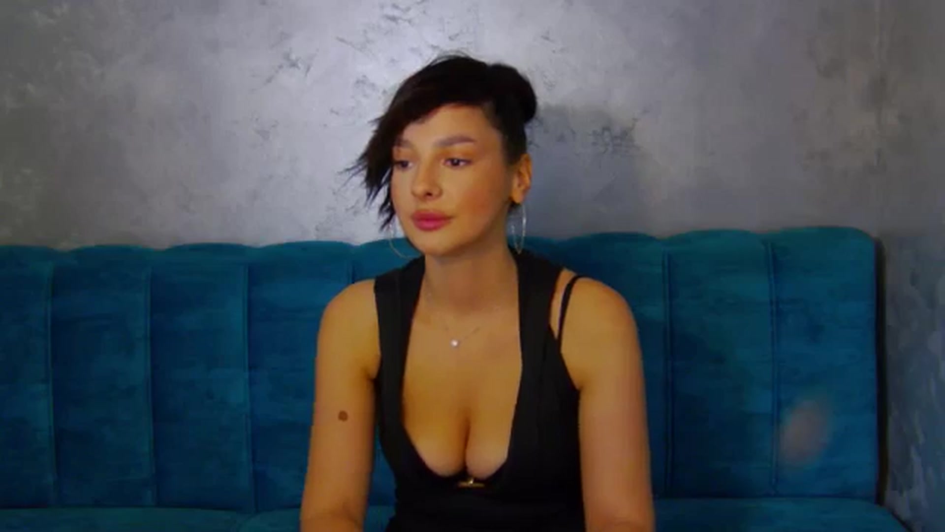 Gallery image thumbnail from SexyLittleMe's myfreecams stream on, 10/22/2024, 13:58 image 9 of 20
