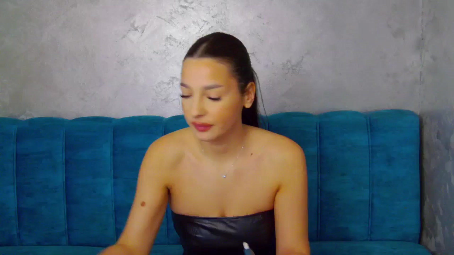 Gallery image thumbnail from SexyLittleMe's myfreecams stream on, 10/25/2024, 14:44 image 1 of 20