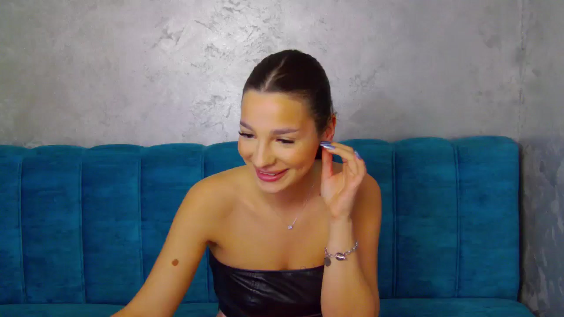 Gallery image thumbnail from SexyLittleMe's myfreecams stream on, 10/25/2024, 14:44 image 11 of 20