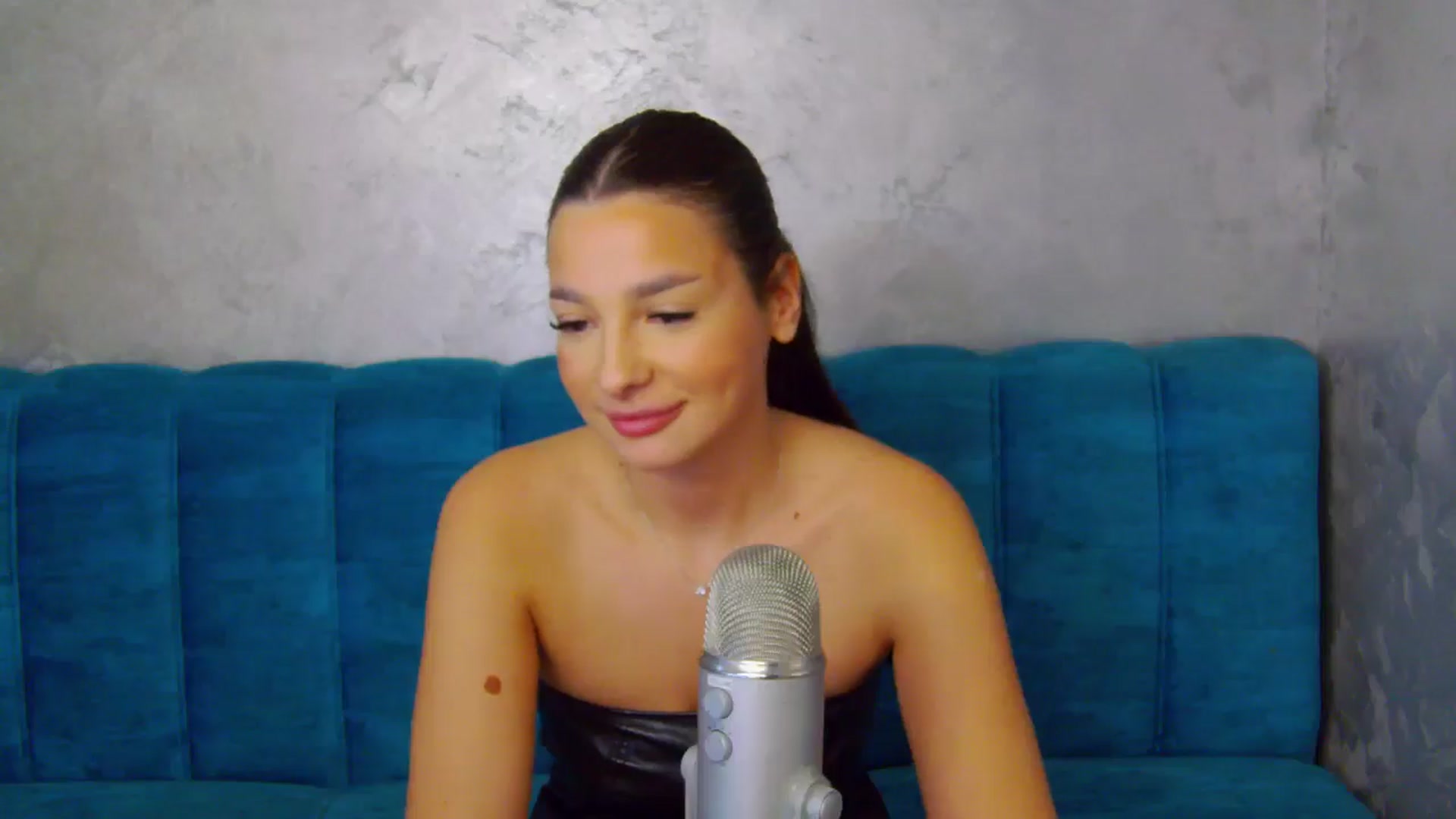 Gallery image thumbnail from SexyLittleMe's myfreecams stream on, 10/25/2024, 15:16 image 12 of 20