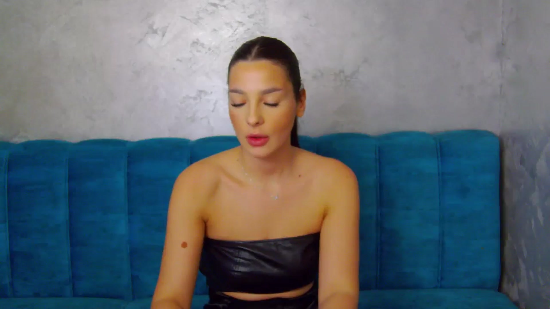 Gallery image thumbnail from SexyLittleMe's myfreecams stream on, 10/25/2024, 15:16 image 4 of 20