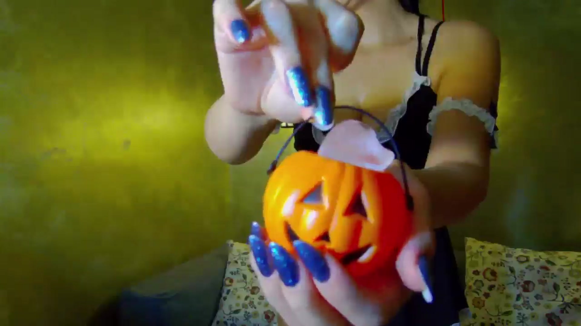 Gallery image thumbnail from SexyLittleMe's myfreecams stream on, 10/29/2024, 15:12 image 10 of 20