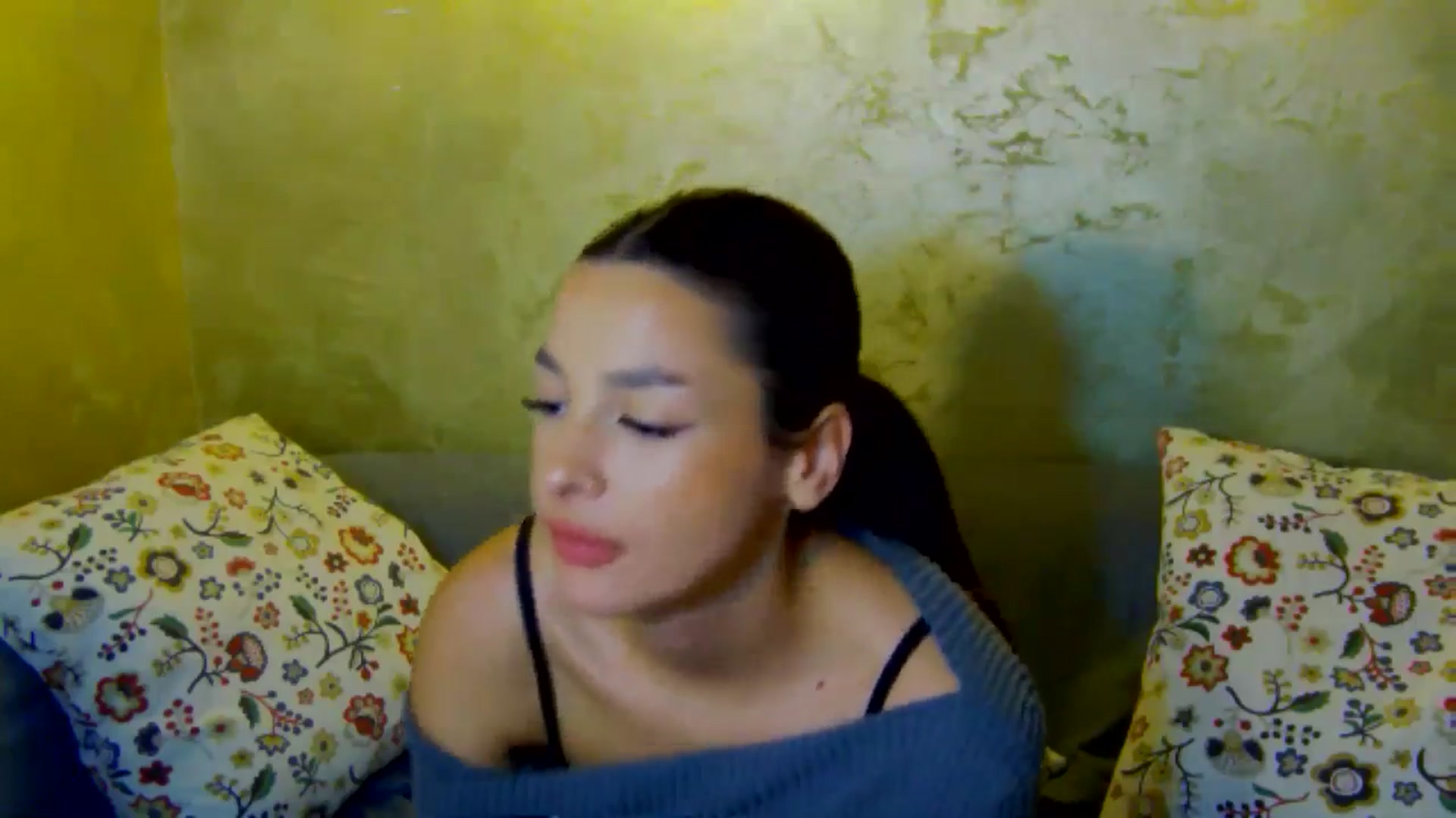 Gallery image thumbnail from SexyLittleMe's myfreecams stream on, 10/29/2024, 19:37 image 18 of 20
