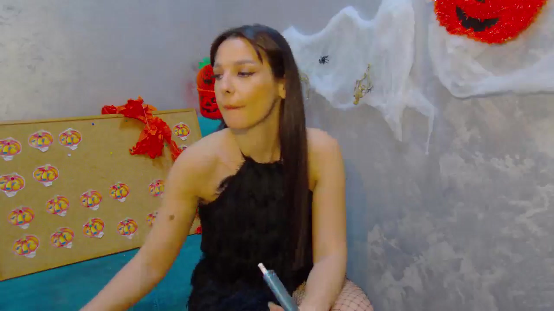 Gallery image thumbnail from SexyLittleMe's myfreecams stream on, 10/30/2024, 18:11 image 8 of 20