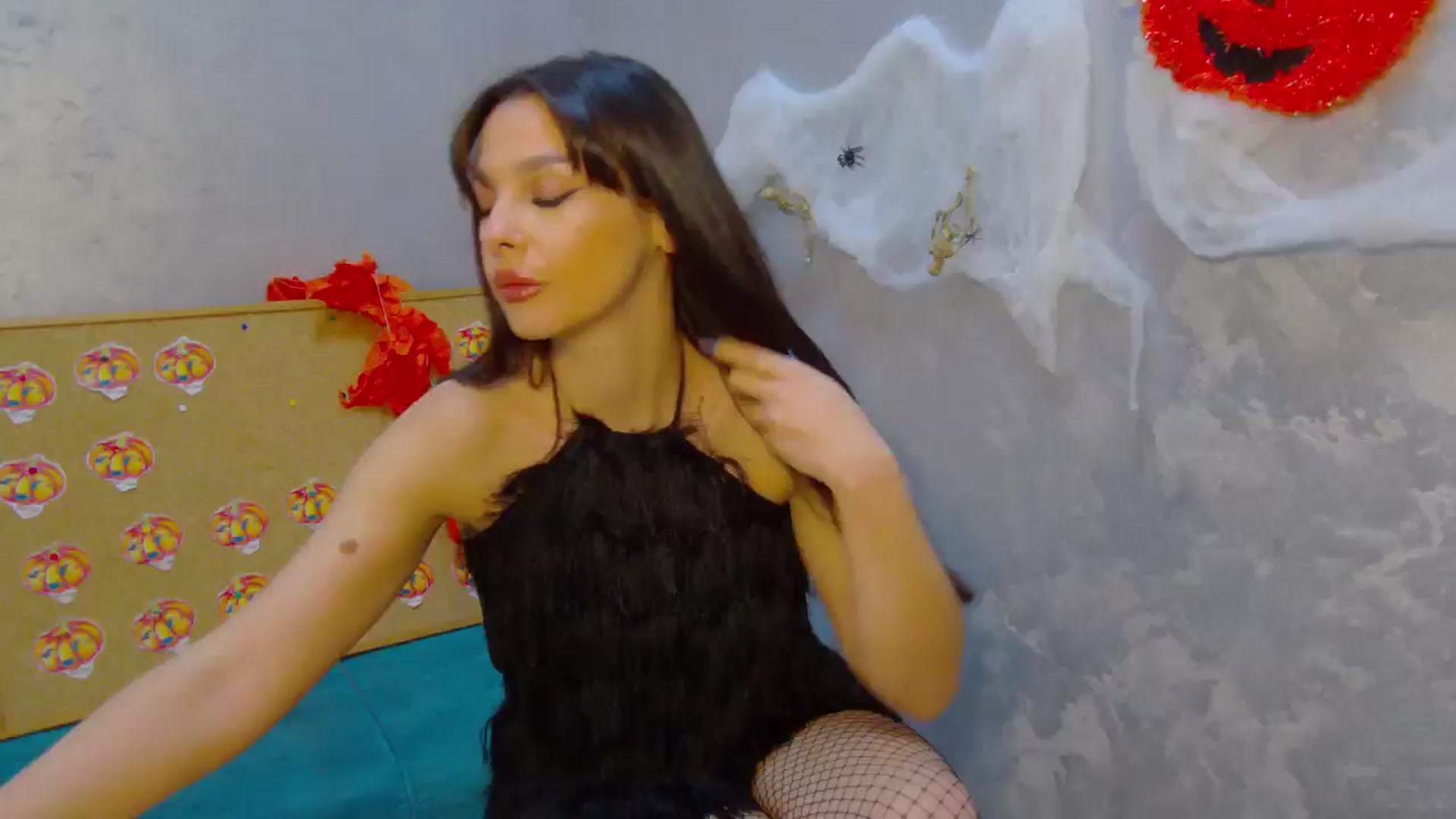 Gallery image thumbnail from SexyLittleMe's myfreecams stream on, 10/30/2024, 18:11 image 3 of 20