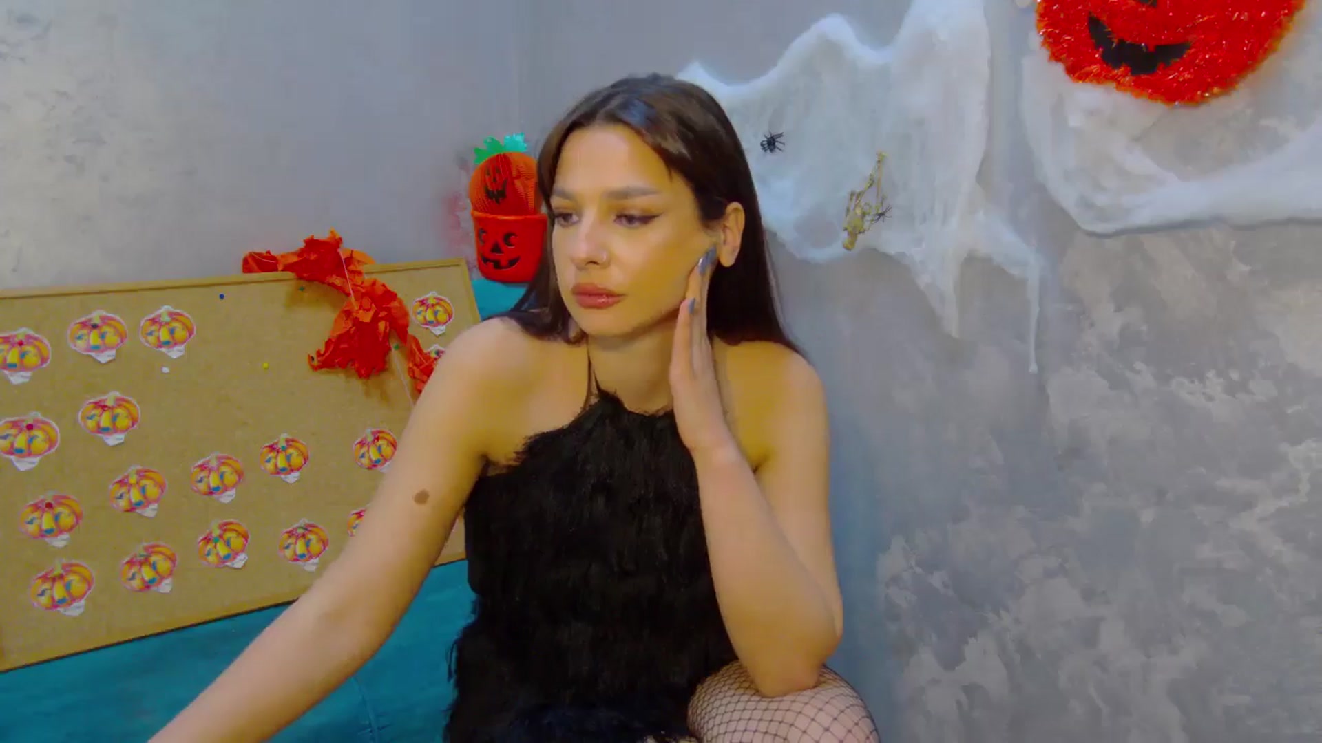 Gallery image thumbnail from SexyLittleMe's myfreecams stream on, 10/30/2024, 18:11 image 2 of 20
