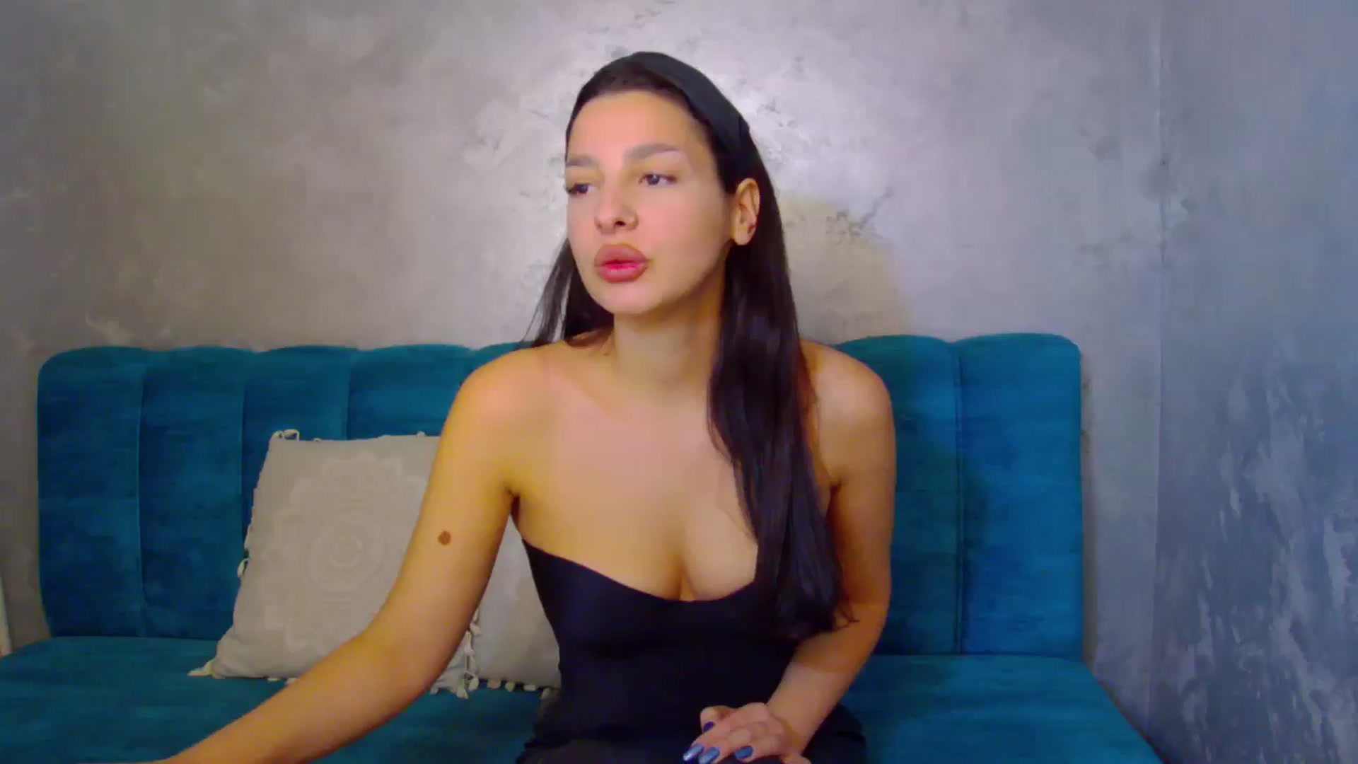 Gallery image thumbnail from SexyLittleMe's myfreecams stream on, 11/08/2024, 16:58 image 1 of 20