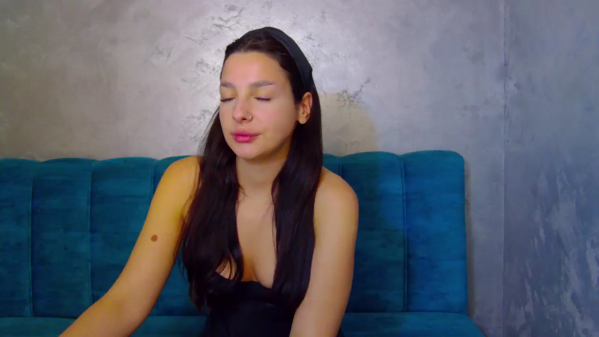 Gallery image thumbnail from SexyLittleMe's myfreecams stream on, 11/08/2024, 20:05 image 19 of 20