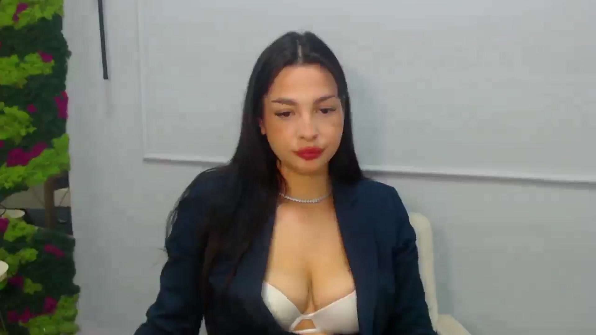 Gallery image thumbnail from SexyLittleMe's myfreecams stream on, 11/10/2024, 16:40 image 3 of 20