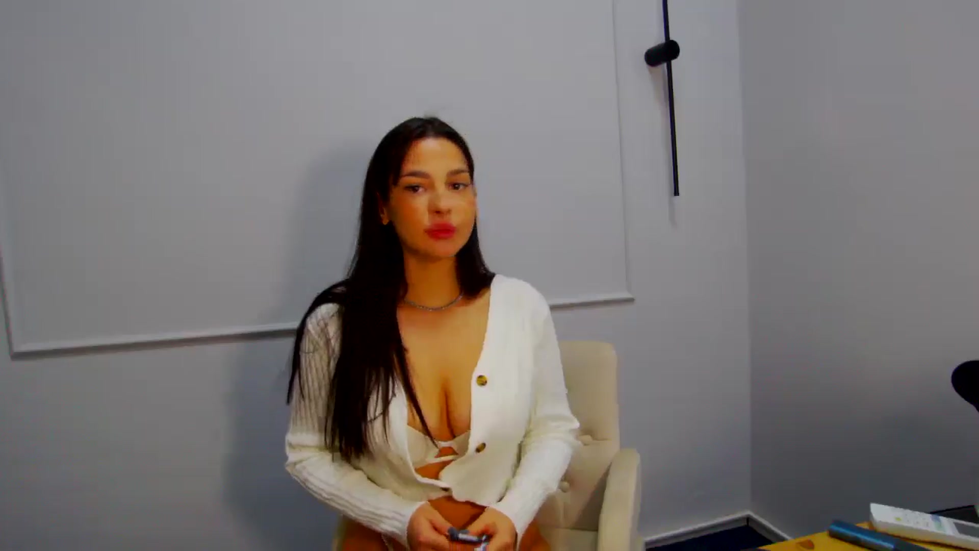 Gallery image thumbnail from SexyLittleMe's myfreecams stream on, 11/10/2024, 18:42 image 2 of 20