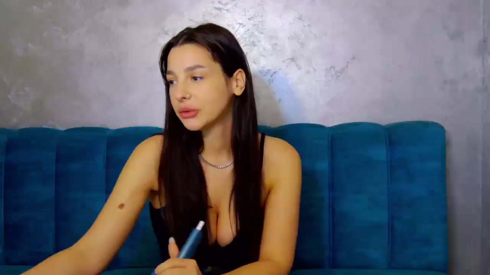 Gallery image thumbnail from SexyLittleMe's myfreecams stream on, 11/11/2024, 18:54 image 10 of 20