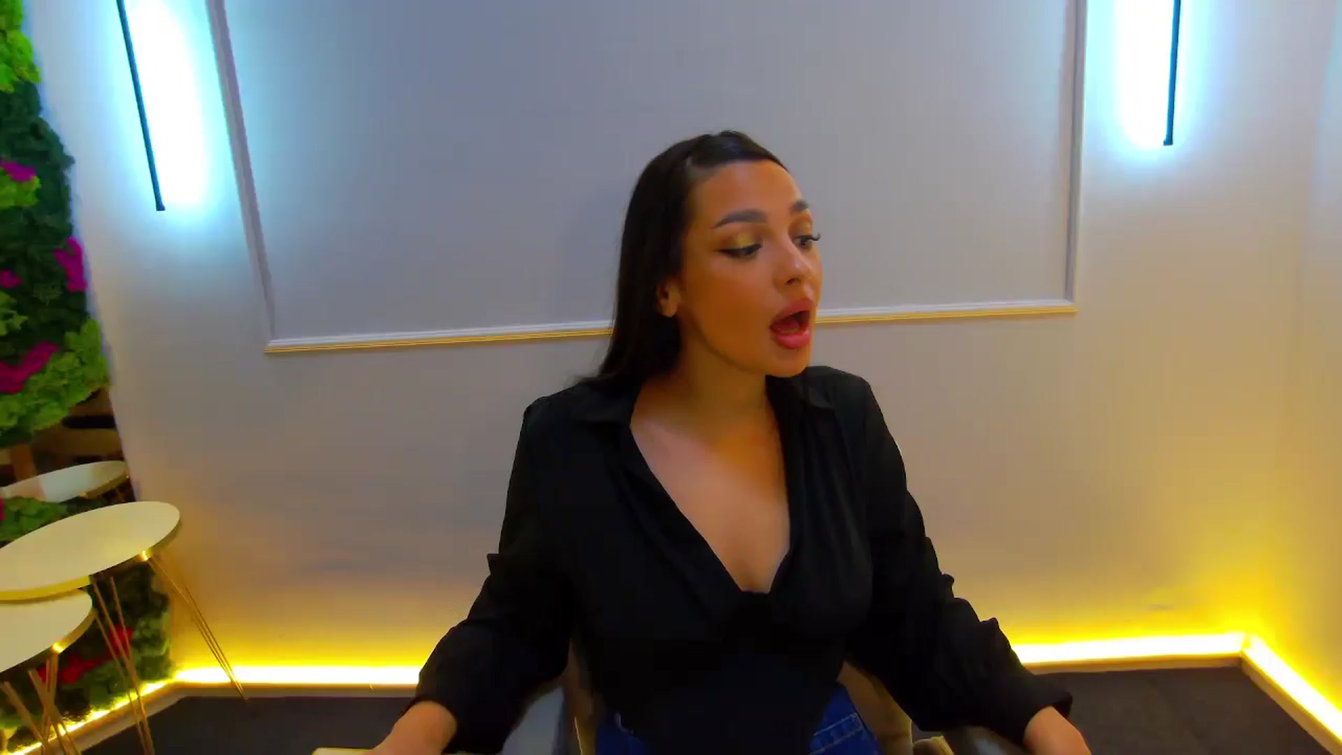 Gallery image thumbnail from SexyLittleMe's myfreecams stream on, 11/15/2024, 16:19 image 1 of 20