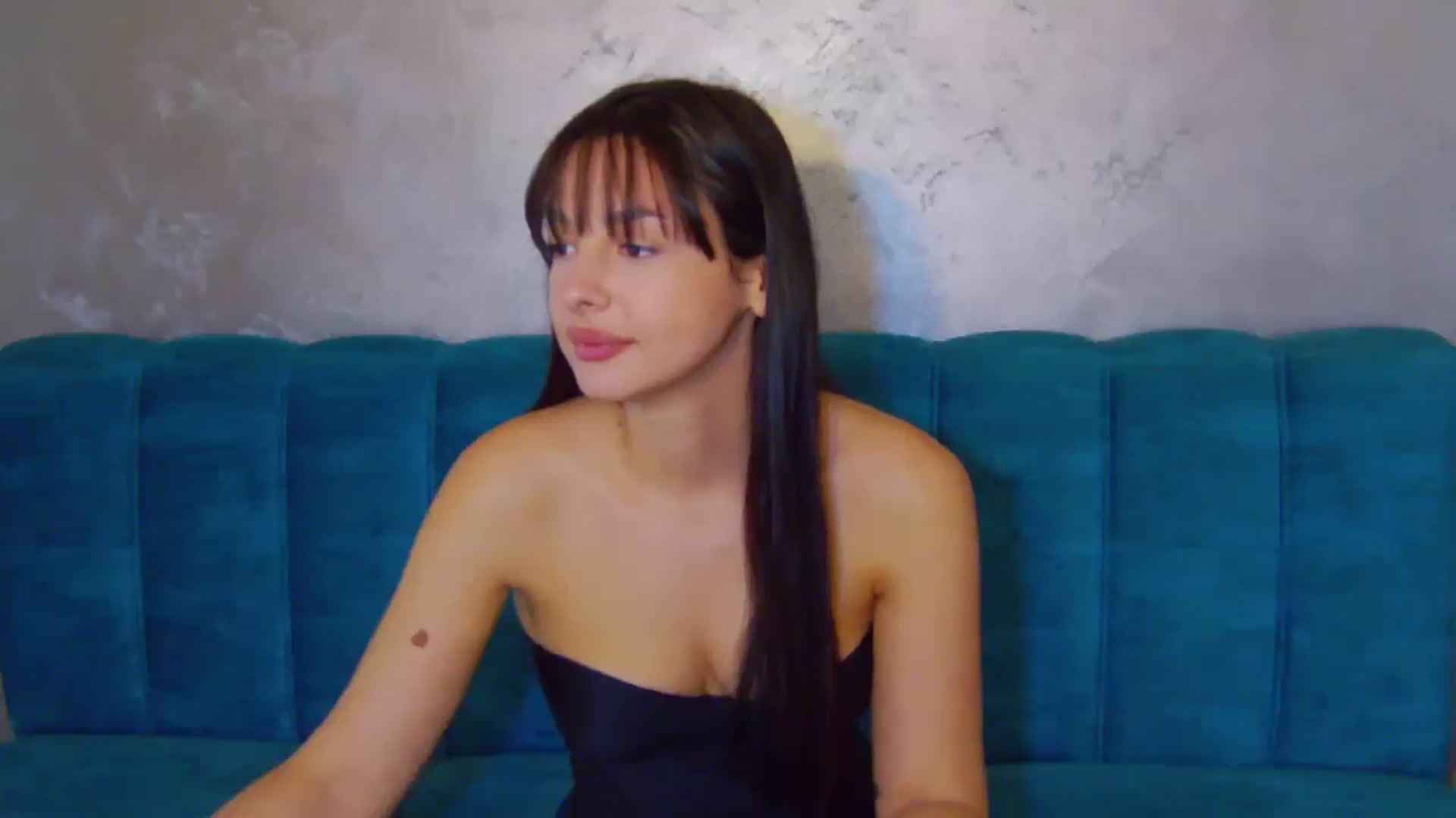 Gallery image thumbnail from SexyLittleMe's myfreecams stream on, 11/17/2024, 16:37 image 7 of 20