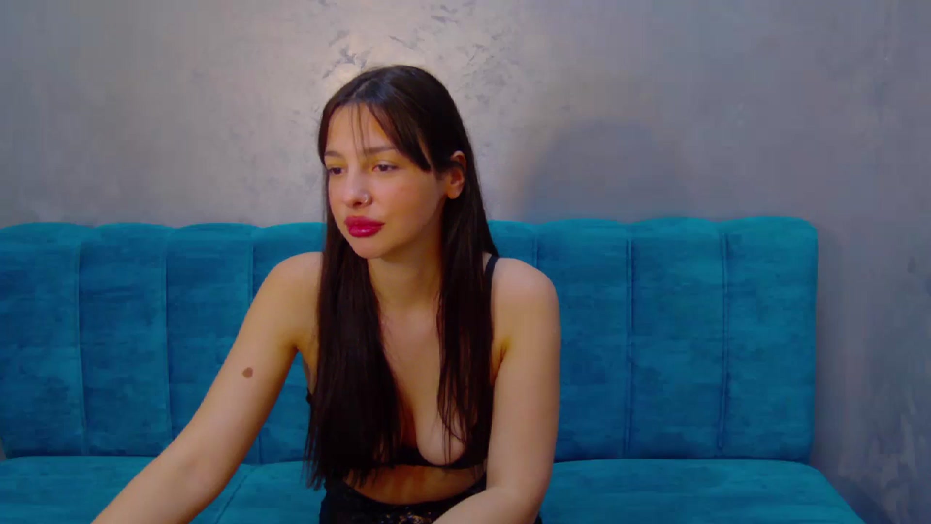 Gallery image thumbnail from SexyLittleMe's myfreecams stream on, 11/18/2024, 16:37 image 6 of 20