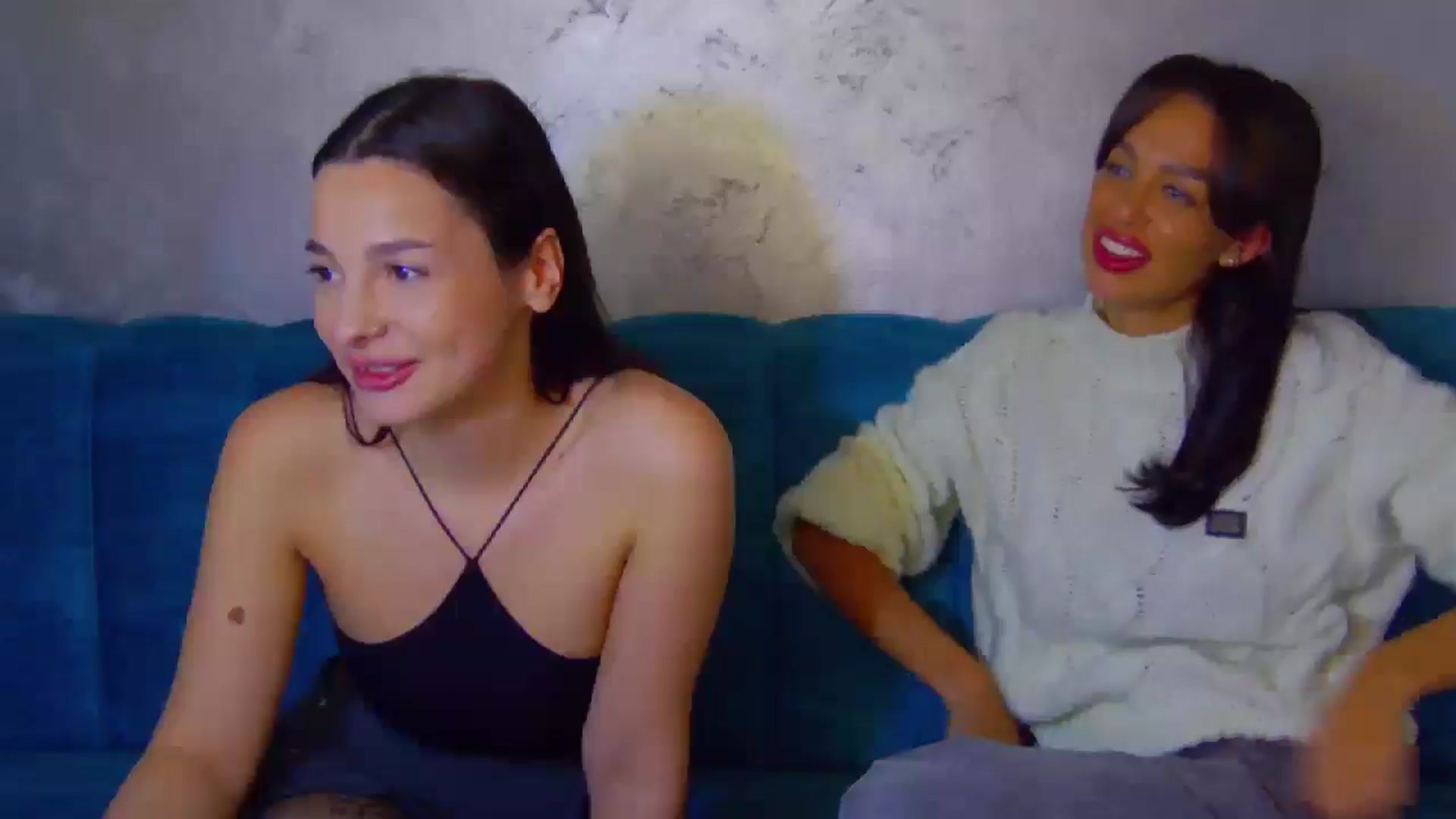 Gallery image thumbnail from SexyLittleMe's myfreecams stream on, 11/19/2024, 19:02 image 10 of 20