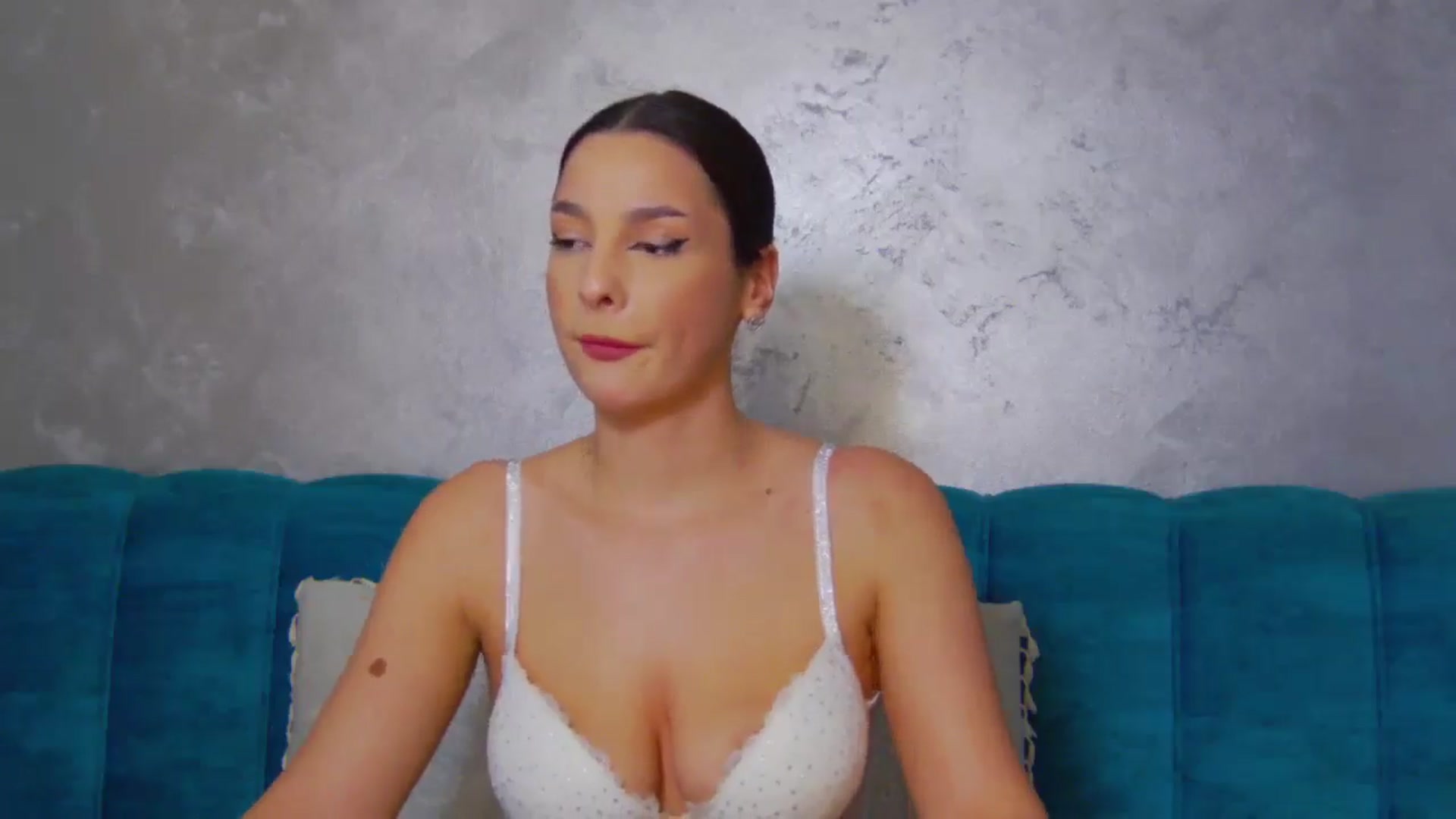 Gallery image thumbnail from SexyLittleMe's myfreecams stream on, 11/27/2024, 16:40 image 12 of 20