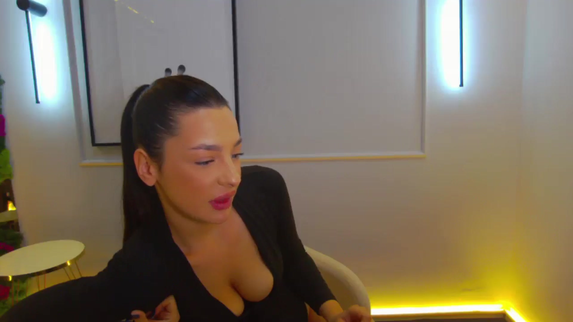 Gallery image thumbnail from SexyLittleMe's myfreecams stream on, 11/28/2024, 14:01 image 12 of 20