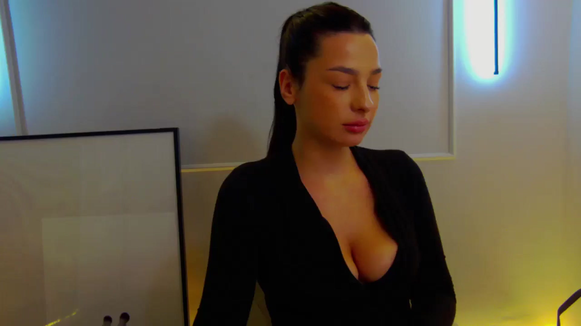 Gallery image thumbnail from SexyLittleMe's myfreecams stream on, 11/28/2024, 19:04 image 17 of 20