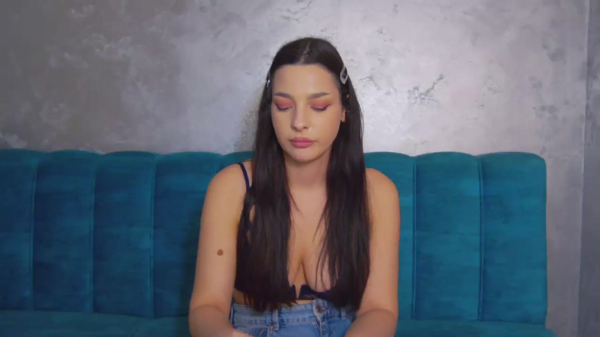 Gallery image thumbnail from SexyLittleMe's myfreecams stream on, 12/01/2024, 20:01 image 7 of 20