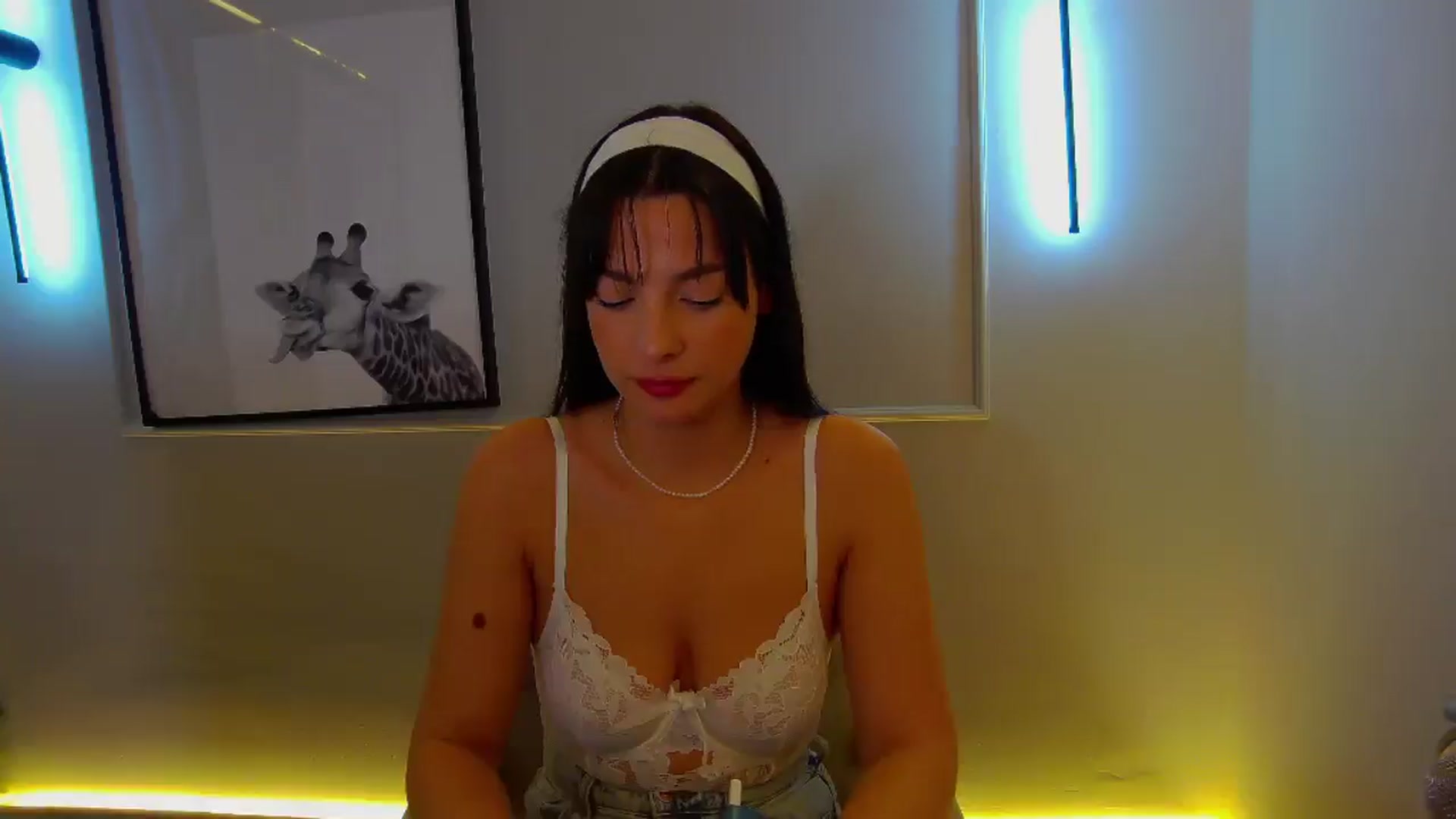 Gallery image thumbnail from SexyLittleMe's myfreecams stream on, 12/04/2024, 17:58 image 4 of 20