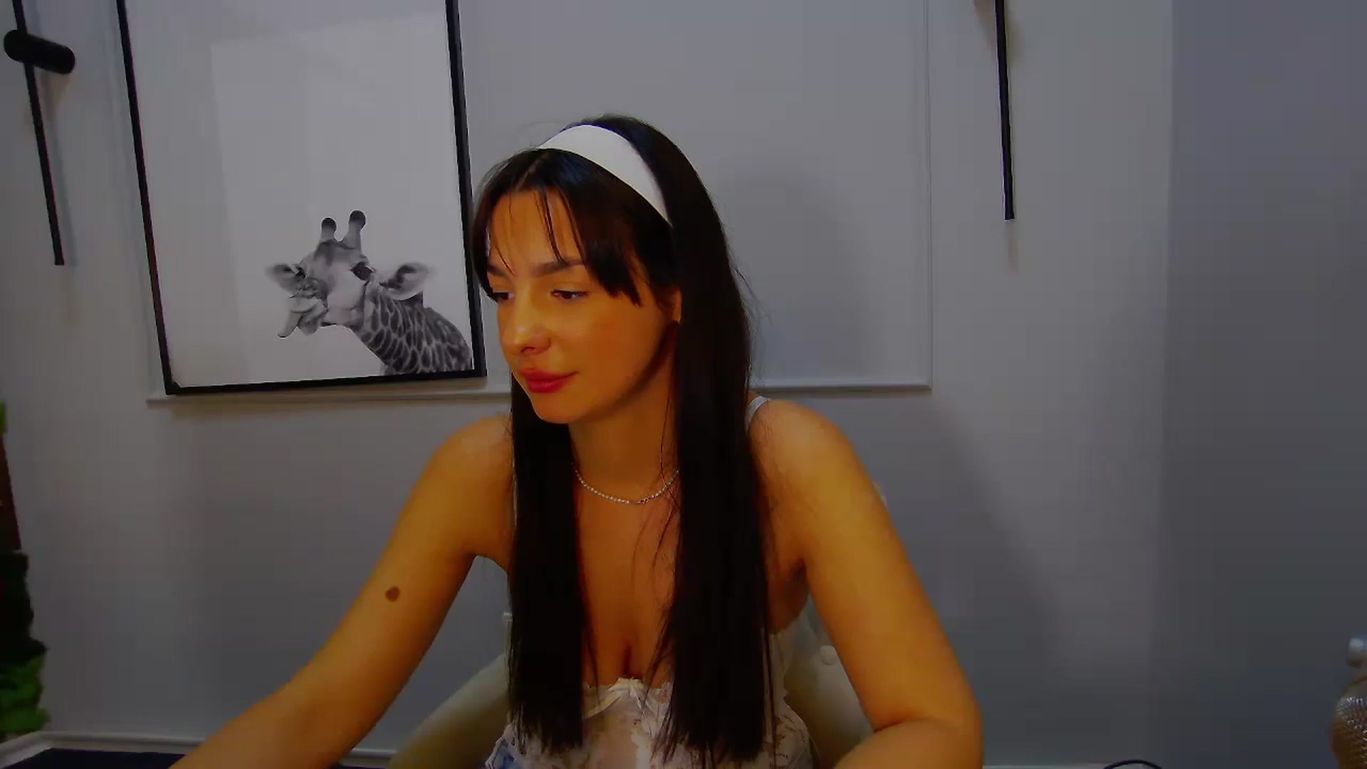 Gallery image thumbnail from SexyLittleMe's myfreecams stream on, 12/04/2024, 20:22 image 10 of 20
