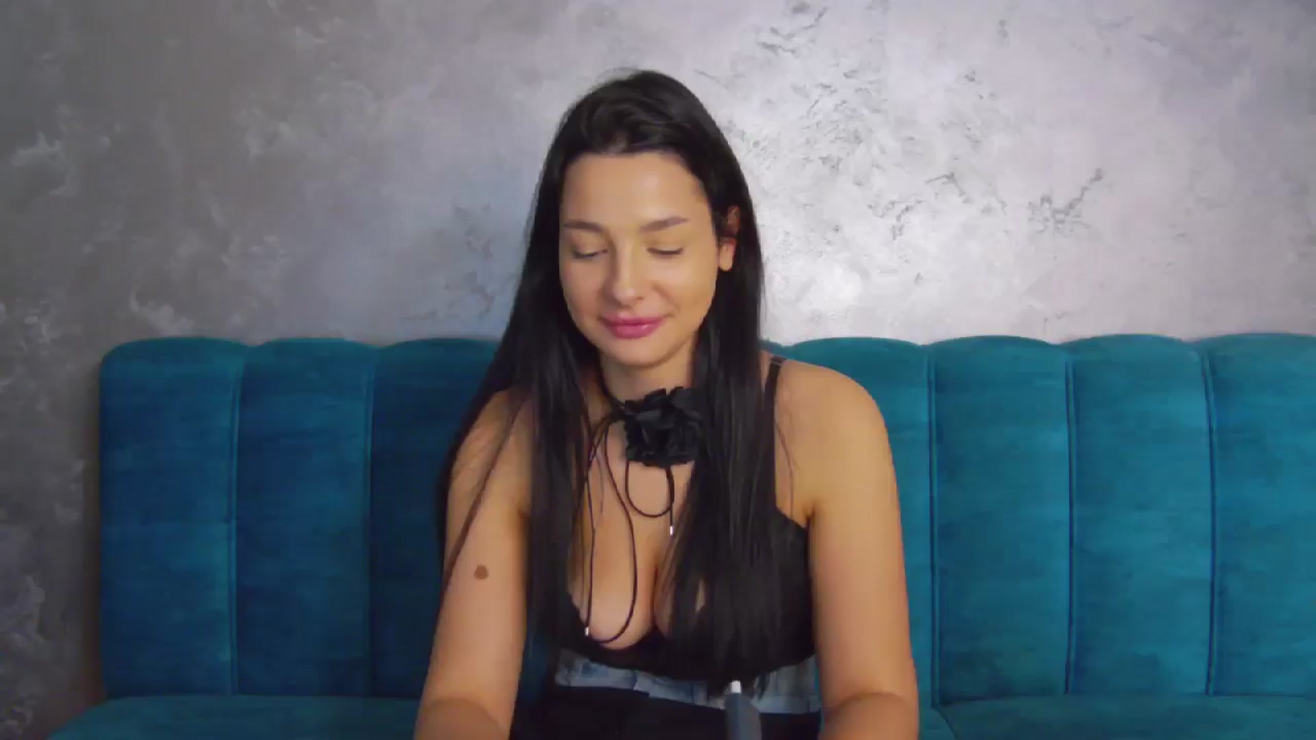 Gallery image thumbnail from SexyLittleMe's myfreecams stream on, 12/10/2024, 19:36 image 17 of 20