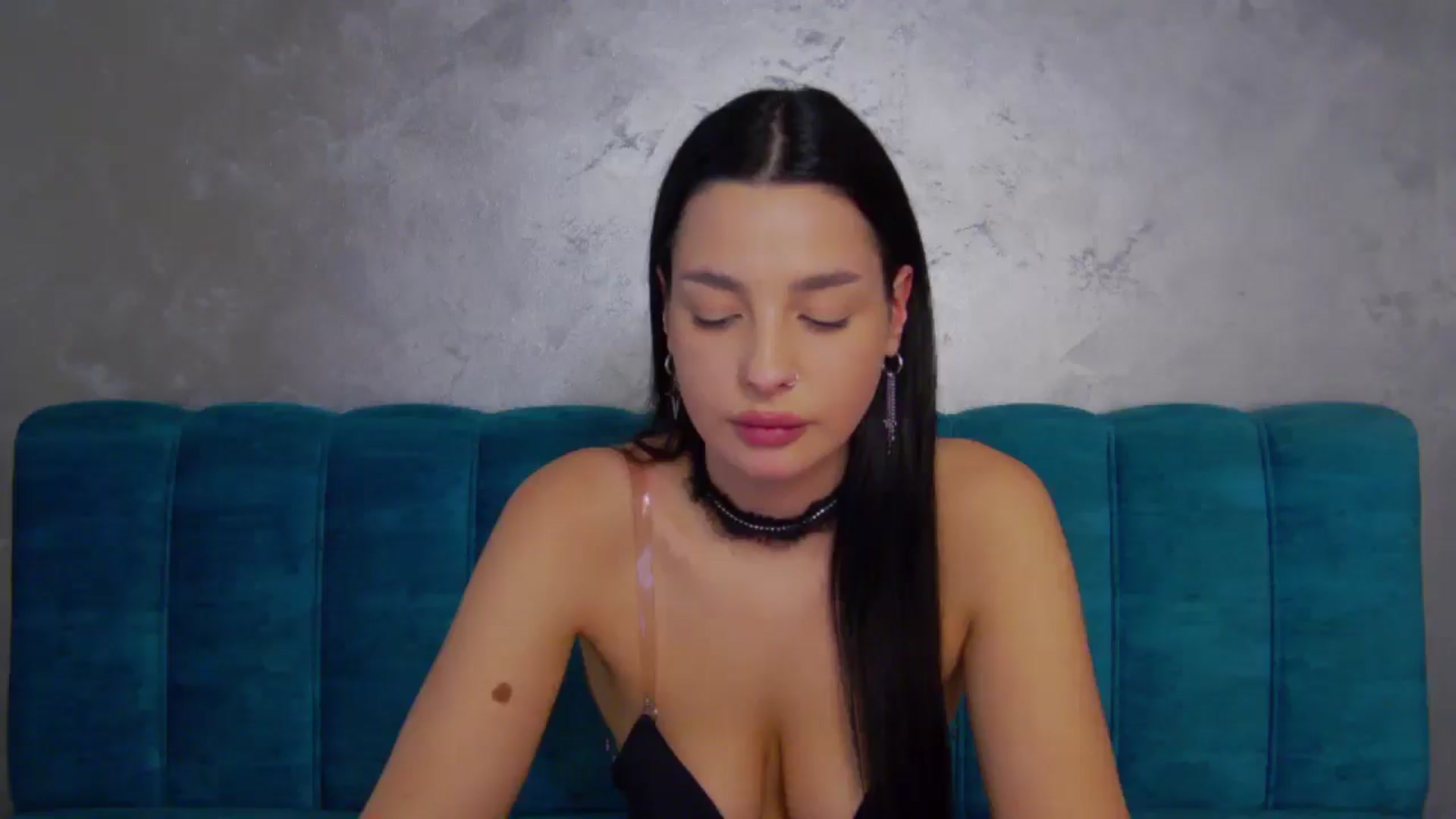 Gallery image thumbnail from SexyLittleMe's myfreecams stream on, 12/11/2024, 20:46 image 4 of 20