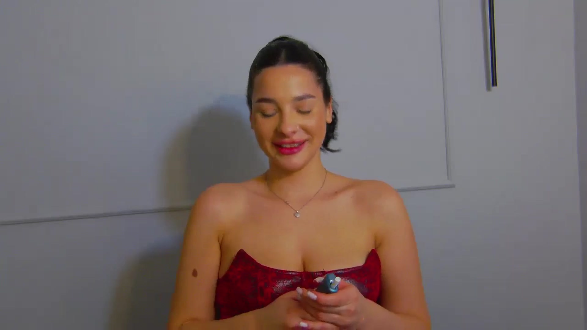 Gallery image thumbnail from SexyLittleMe's myfreecams stream on, 12/16/2024, 17:28 image 18 of 20