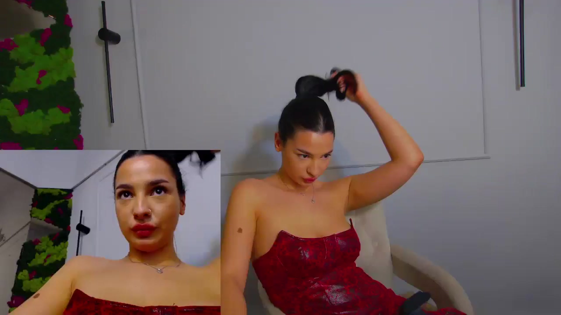 Gallery image thumbnail from SexyLittleMe's myfreecams stream on, 12/16/2024, 18:33 image 1 of 20