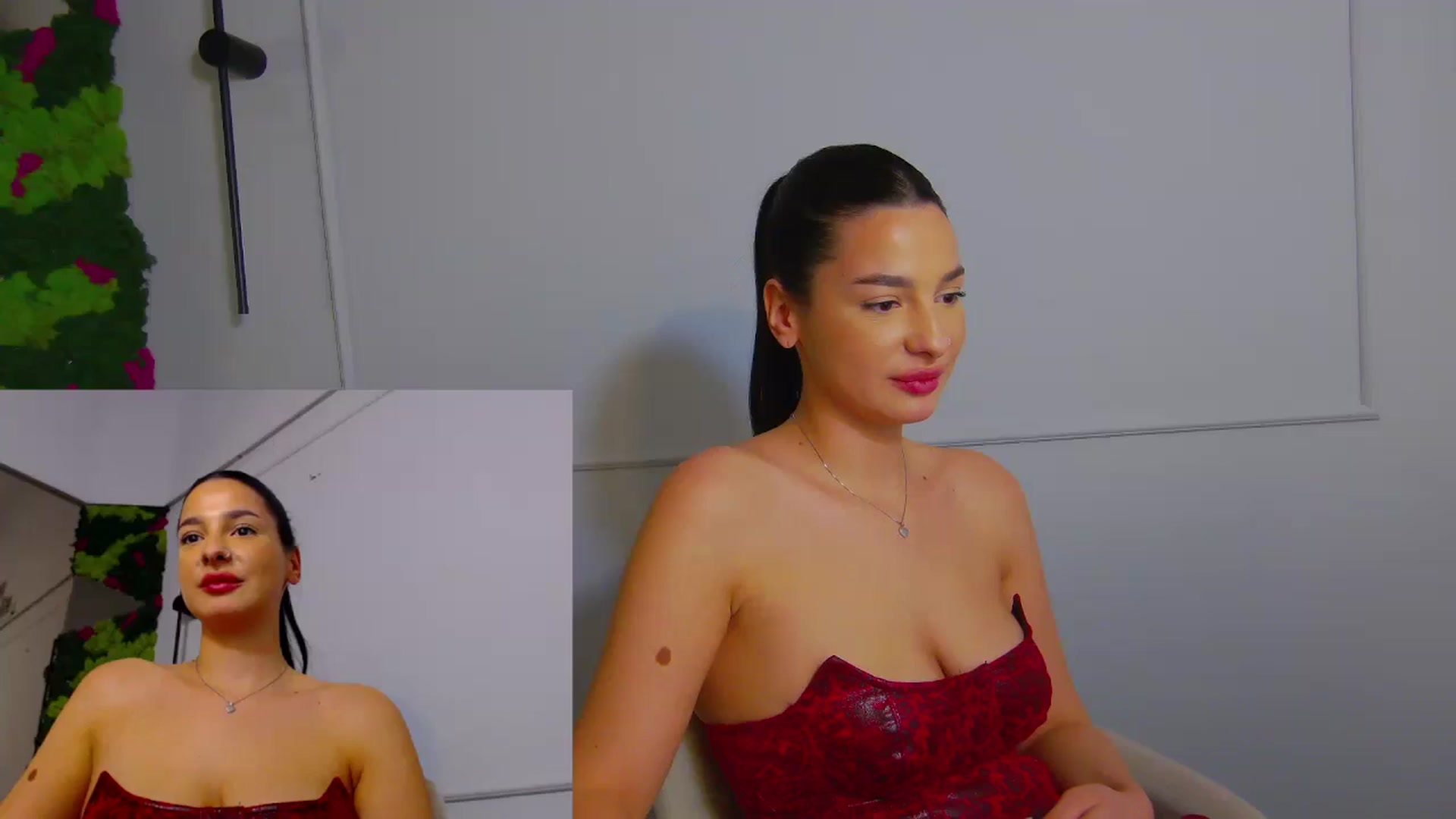 Gallery image thumbnail from SexyLittleMe's myfreecams stream on, 12/16/2024, 18:33 image 16 of 20