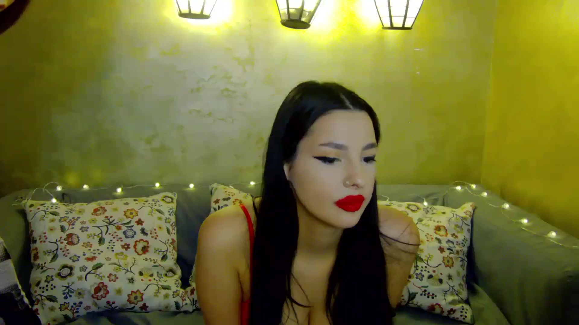 Gallery image thumbnail from SexyLittleMe's myfreecams stream on, 12/22/2024, 16:09 image 2 of 20