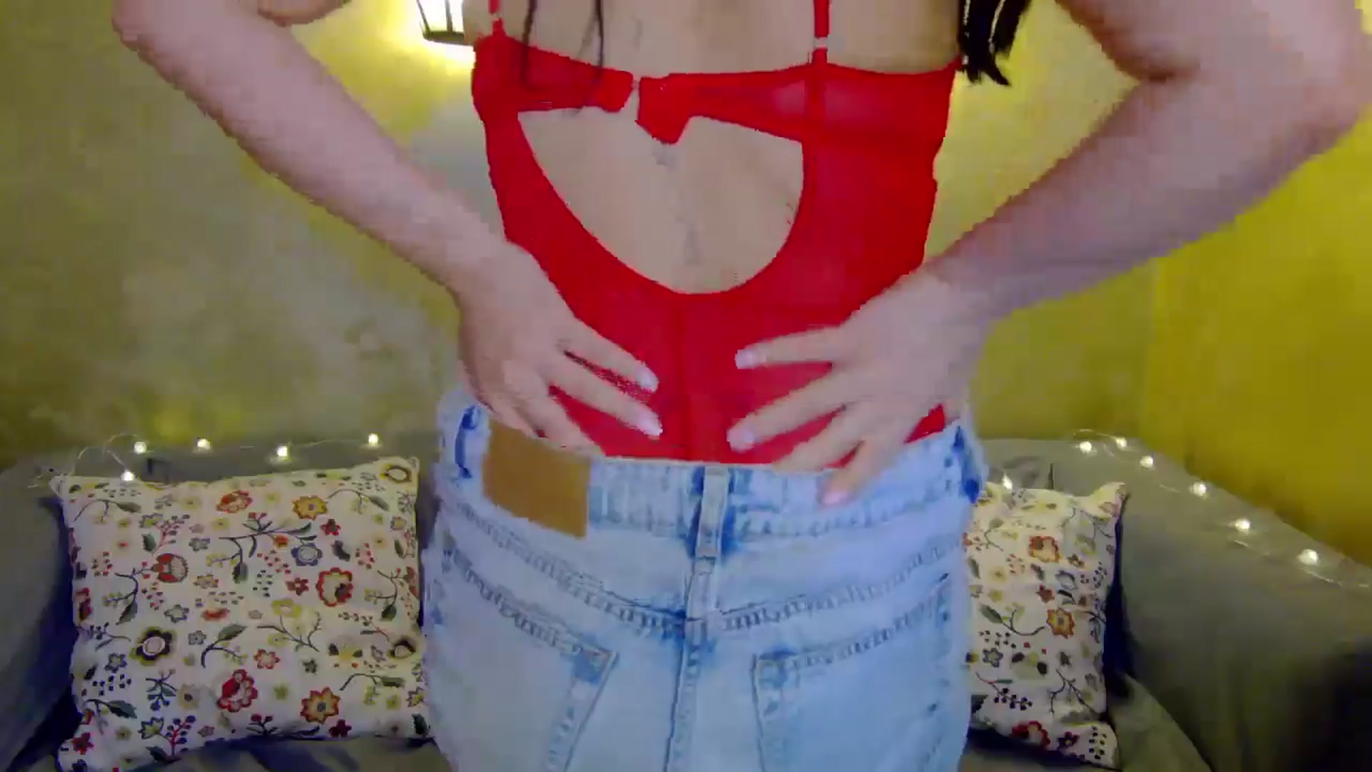 Gallery image thumbnail from SexyLittleMe's myfreecams stream on, 12/22/2024, 16:09 image 3 of 20