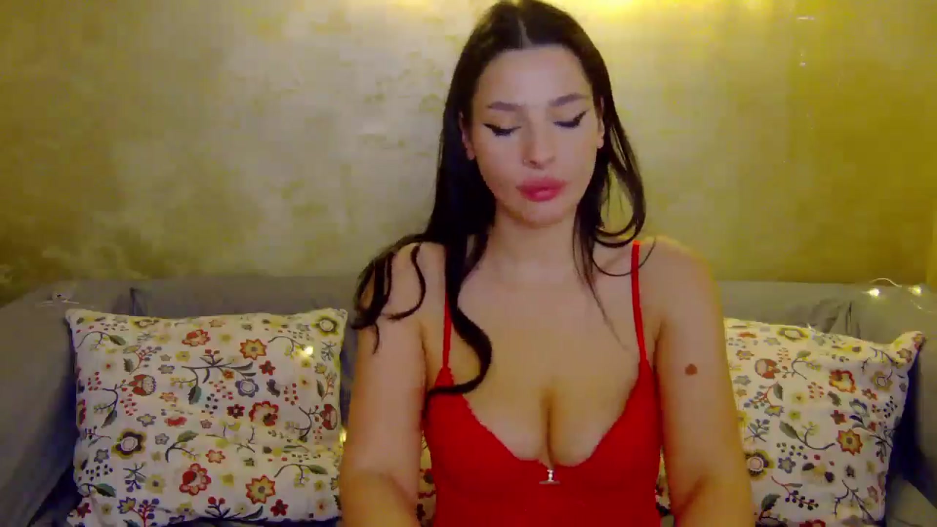 Gallery image thumbnail from SexyLittleMe's myfreecams stream on, 12/22/2024, 19:15 image 14 of 20