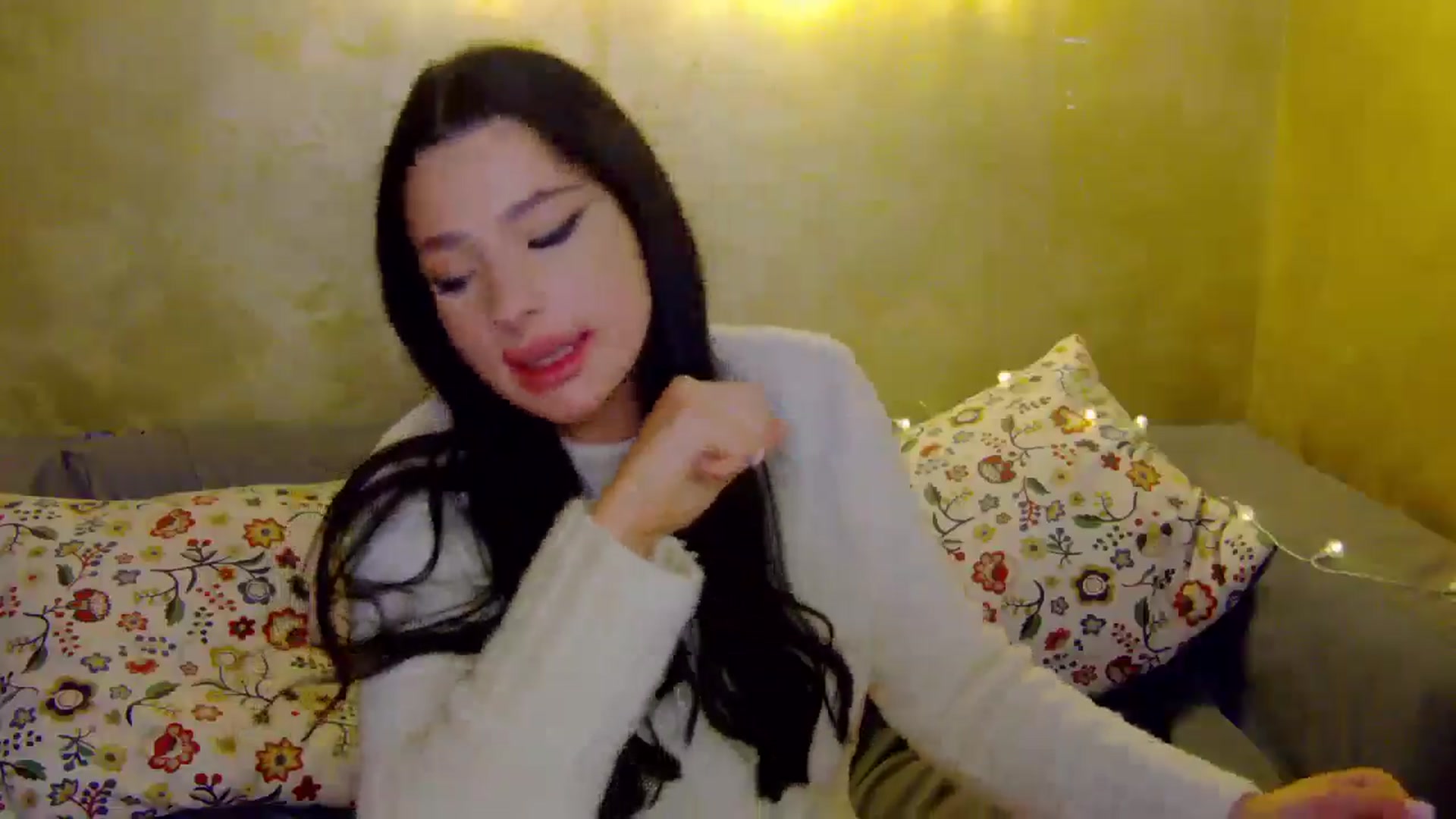 Gallery image thumbnail from SexyLittleMe's myfreecams stream on, 12/22/2024, 20:15 image 17 of 20